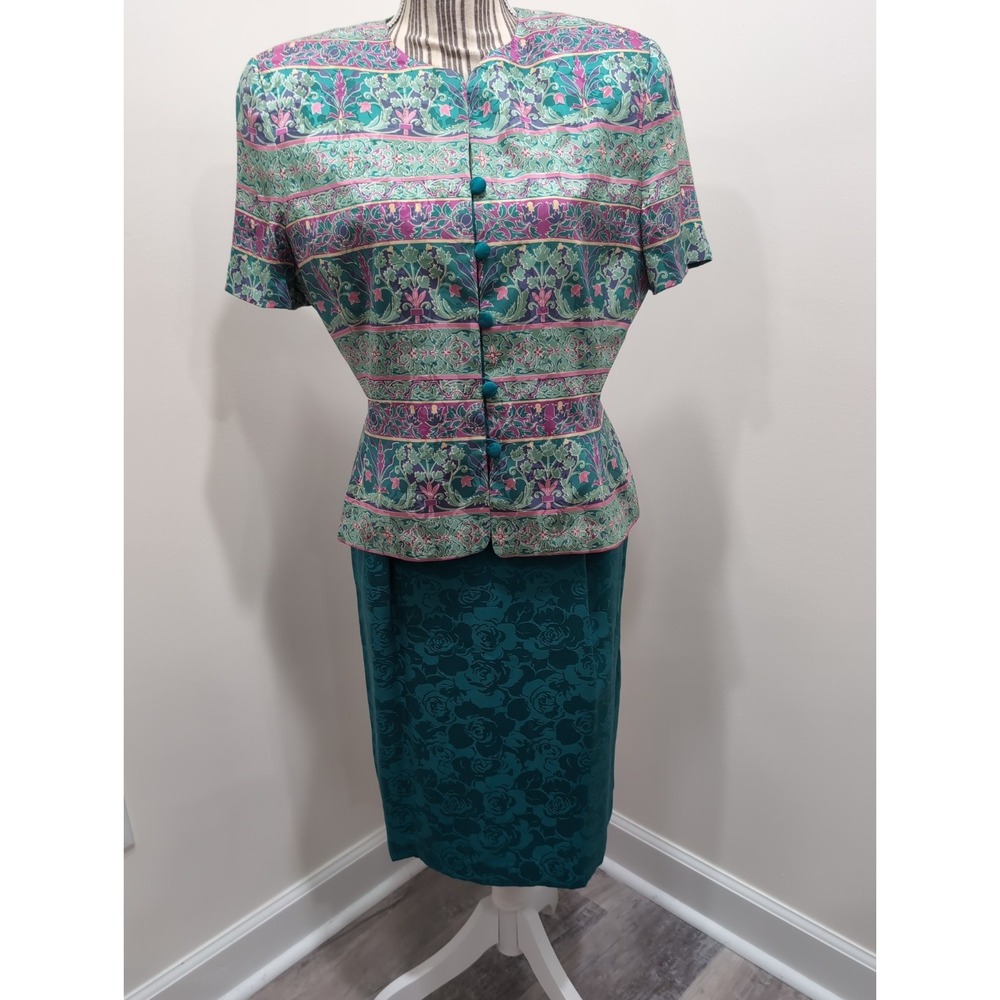 Vintage Adriana Papell Elegant 💯 Silk 2 Piece Suit Size 12 Petite Old Money